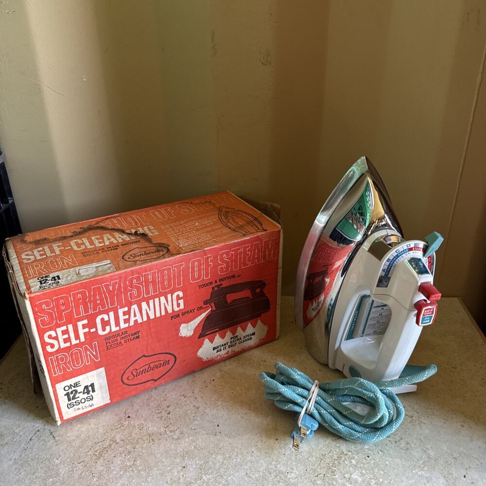 Vintage Sunbeam Vista Spray Steam Blue Turquoise Iron 421A Series Works